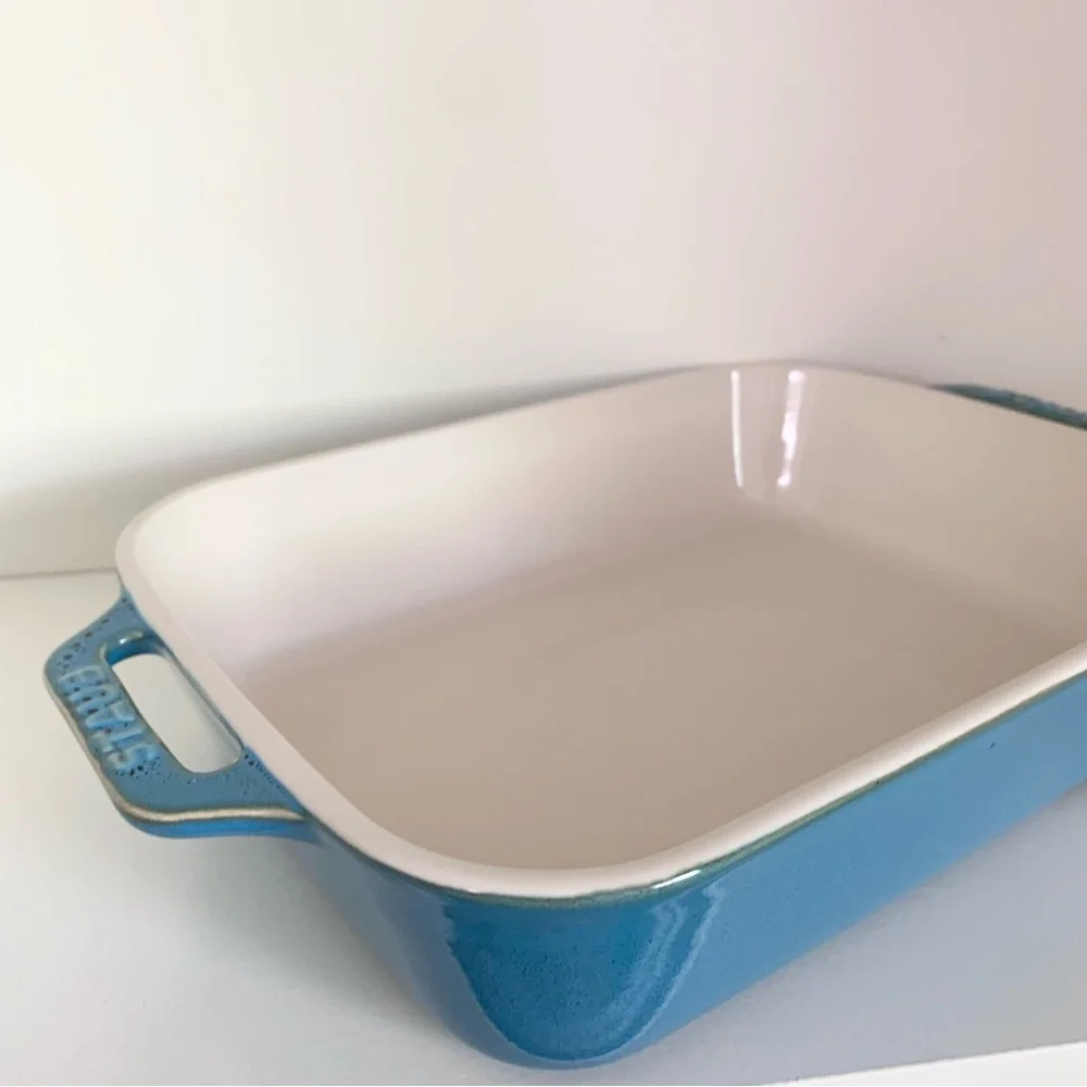 Hold NWOT Staub enameled baking dish - Picture 10 of 11